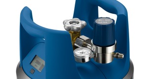 Chrome regulator on blue Linde branded GENIE® gas cylinder